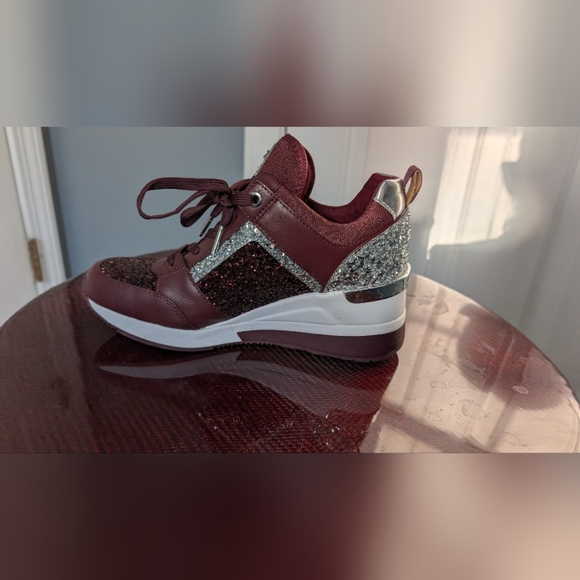 EUC Michael Kors Georgie Glitter and Faux Leather Trainer Size 7 - Picture 5 of 8
